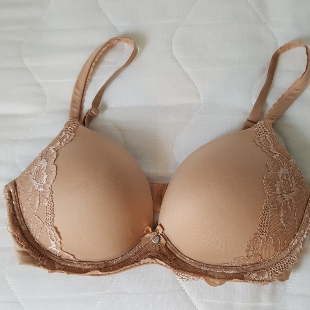 Victorias secret 36D Body by VS, No Wire. Nude